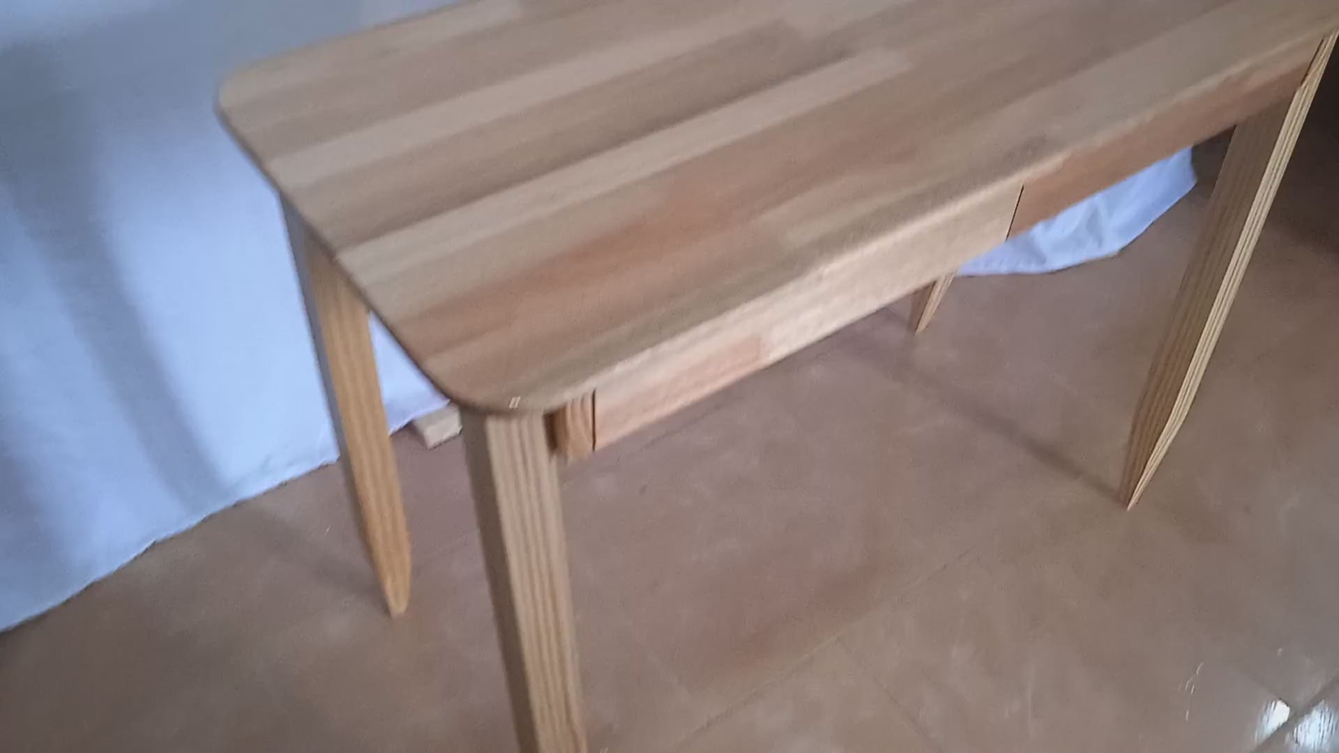 Escritorio Recibidor Aura Redondeado